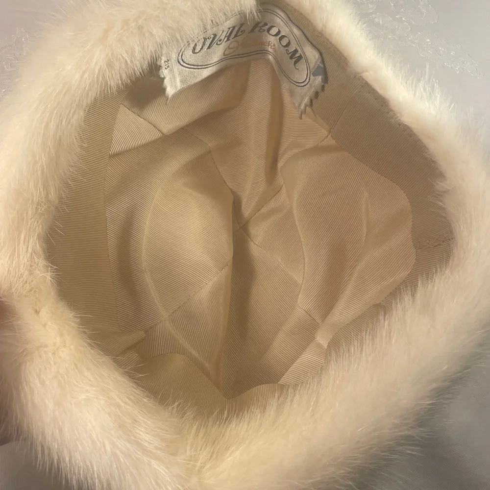 VINTAGE Cream Fur Hat from ORBACH’S OVAL ROOM 50’s -60’s.  Likely Mink.